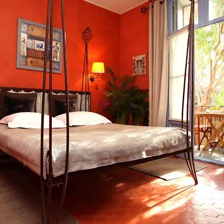 Hotel Des Arceaux 3*