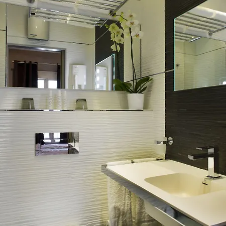 Des Arceaux Hotel 3*