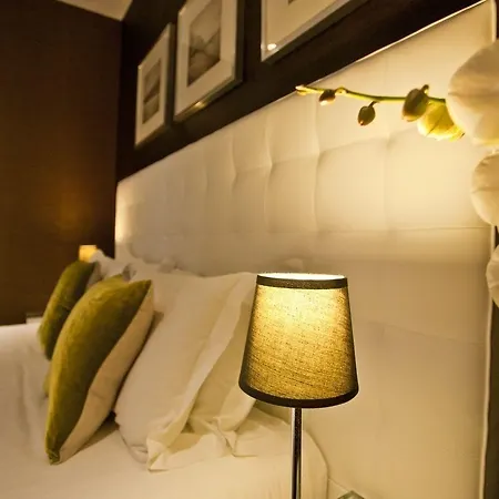 Des Arceaux Hotell 3*