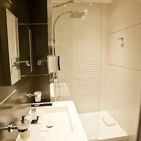 Des Arceaux Hotel