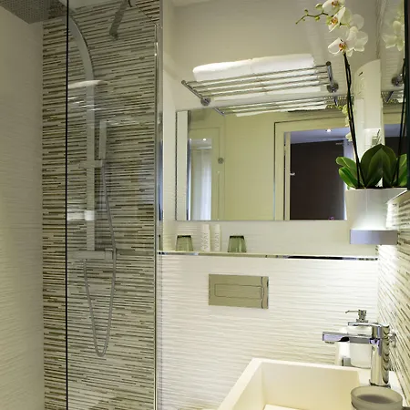 Hotel Des Arceaux 3*