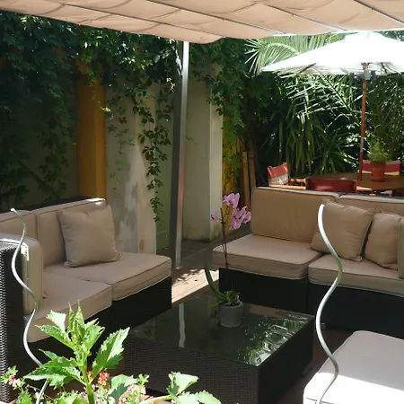 Hotell Des Arceaux 3*