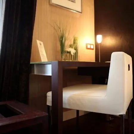 Des Arceaux 3* Montpellier