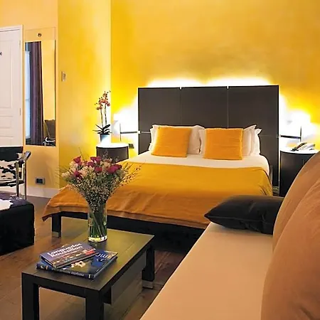 Des Arceaux Hotel