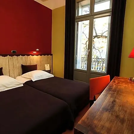 Des Arceaux Hotel