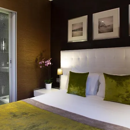 Hotel Des Arceaux 3*