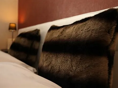 Des Arceaux Hotel 3*