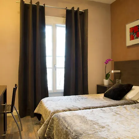 Des Arceaux 3* مونبيلييه