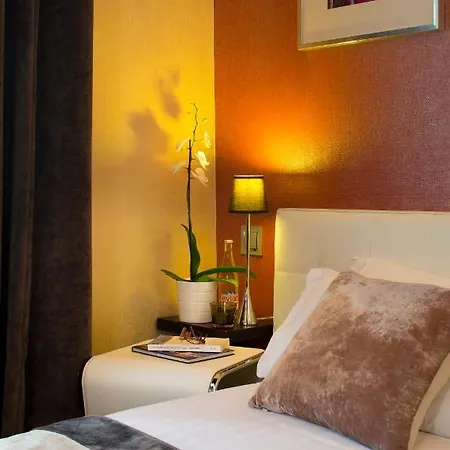 Des Arceaux Hotell 3*