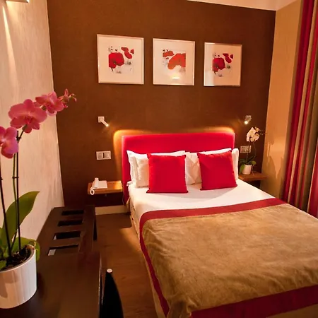 Des Arceaux Hotel
