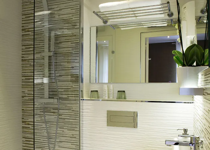 Hotel Des Arceaux 3*