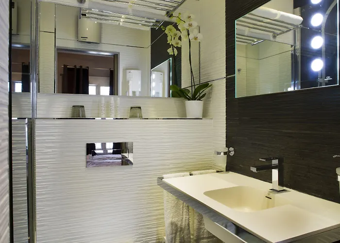 Des Arceaux Hotel 3*