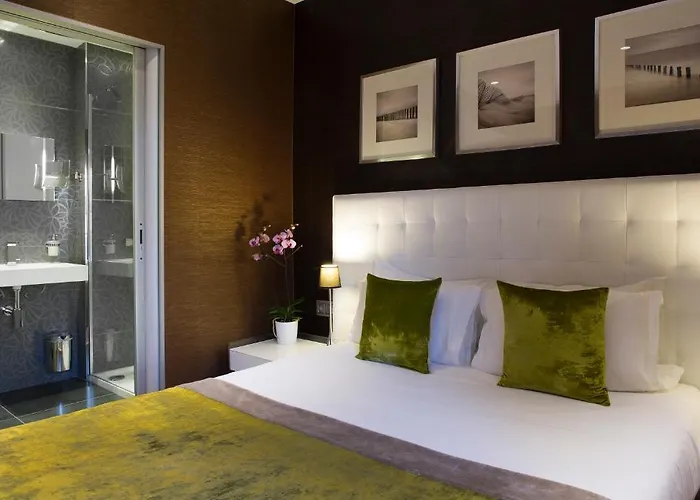 Hotel Des Arceaux 3*