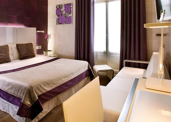 Des Arceaux Hotel 3*